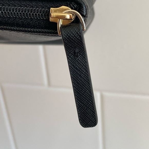 Kate Spade Haven Lane Little Shiloh Black Glitter Stripe Women's Cosmetics Bag - Picture 7 of 9